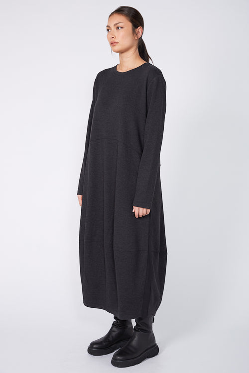 gains long sleeve spin dress / charcoal|black stripe
