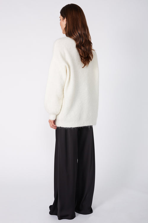 inform v neck sweater / brushed ivory cream