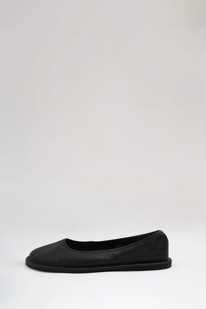 leather ballet flat / black