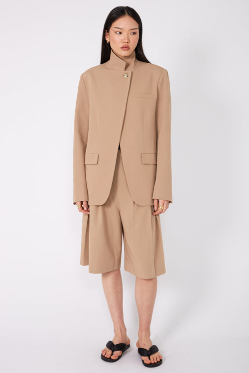 allot short / camel