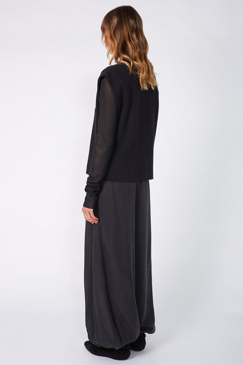 mantle vest / black
