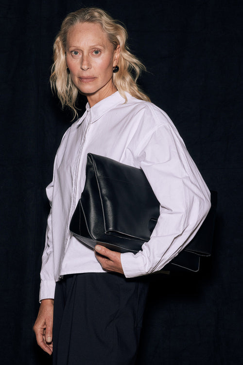 fold leather tote / black