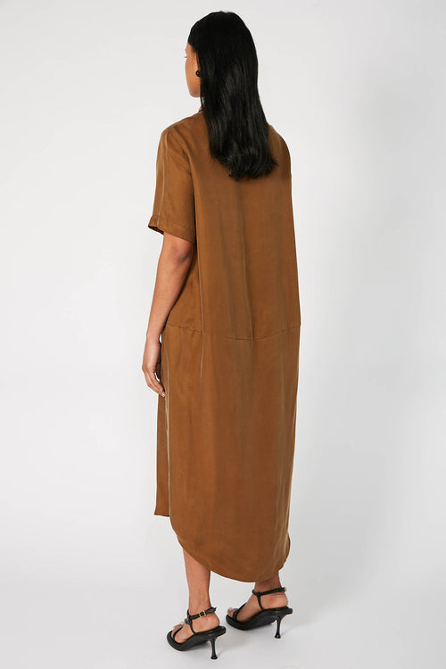 line short sleeve shirt dress / caramel brown
