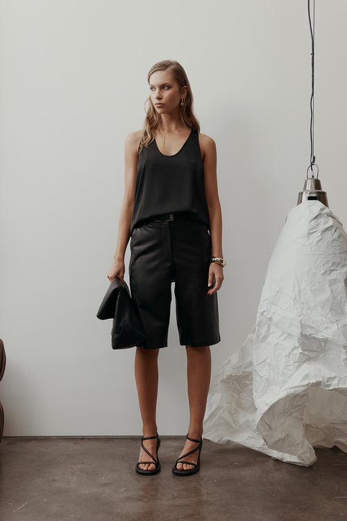 luxe furtive short / black