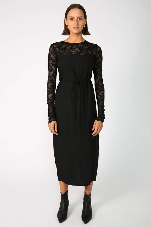 strive pinnie dress / black