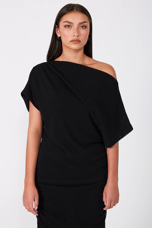 retaliate top / black