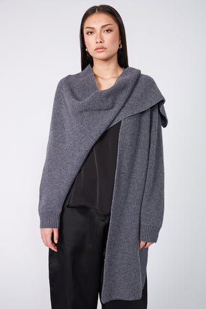 scarfie sleeve / charcoal marle