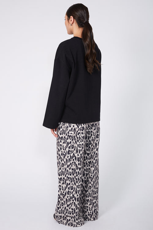 sear trackpant / silver| black wilderness print