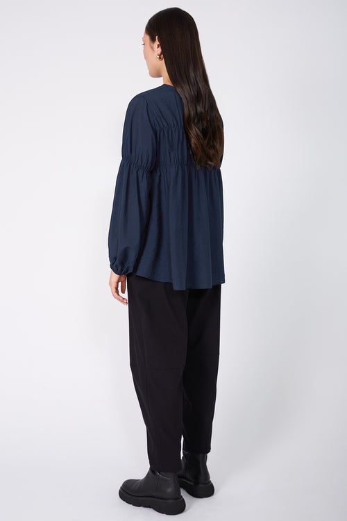 section top / navy