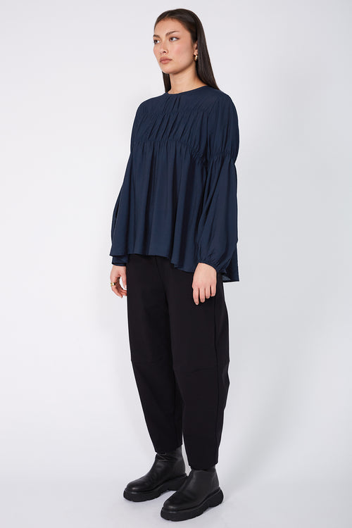 section top / navy