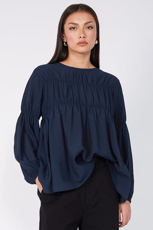 section top / navy