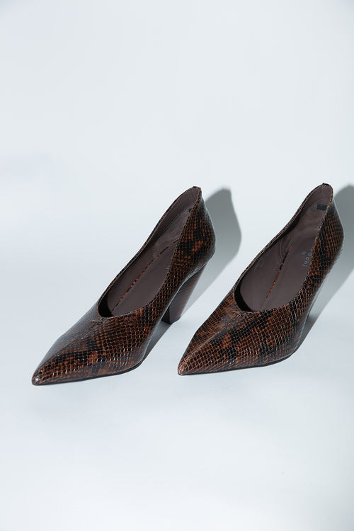 aim heel / sangria snakeskin