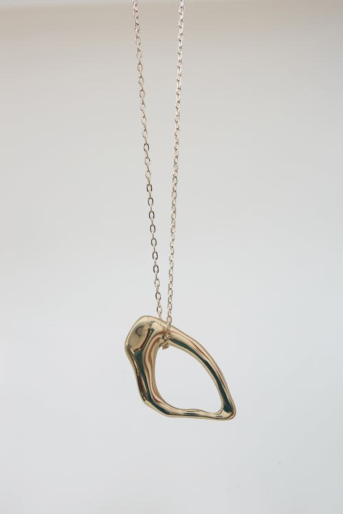 spate long necklace / gold