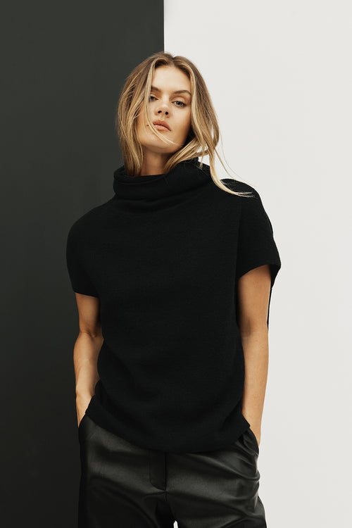 sphere polo sweater / black