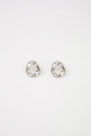 textured earring / silver
