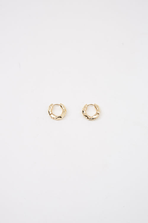 textured huggy earring / gold