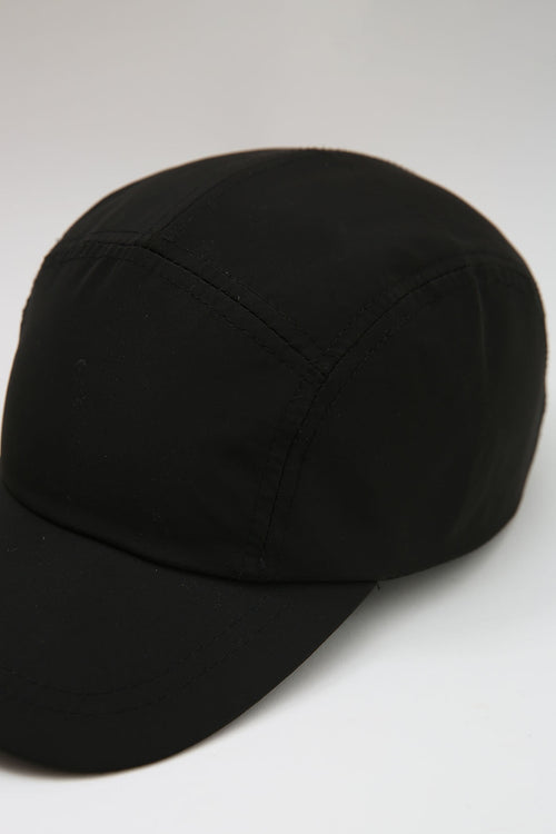 token cap / black