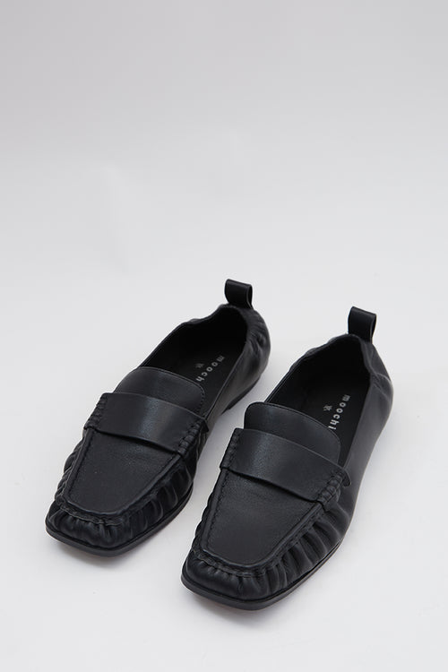 veered loafer / black